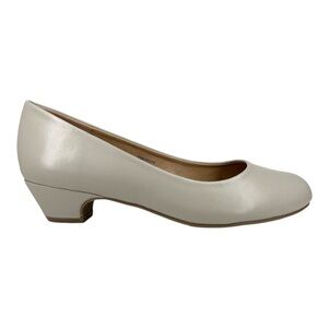 Journee Collection Women's Saar Round Toe Kitten Heel Pumps Light Gray Size 9M